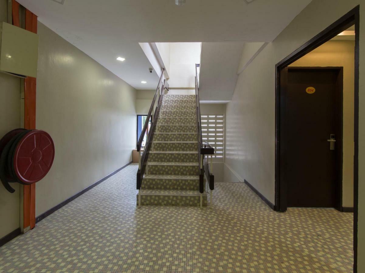 Oyo 1136 Pd Star Hotel Port Dickson Extérieur photo