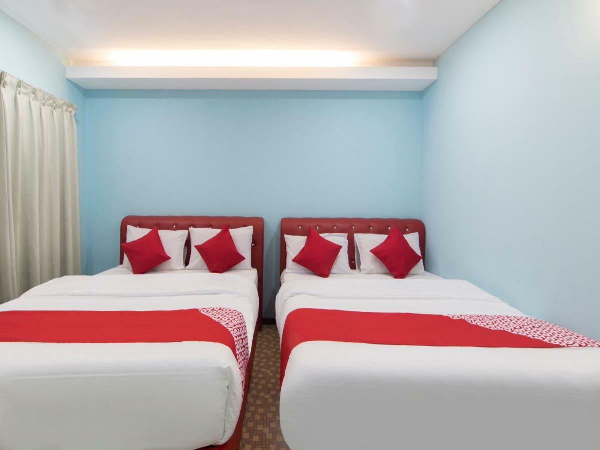 Oyo 1136 Pd Star Hotel Port Dickson Extérieur photo
