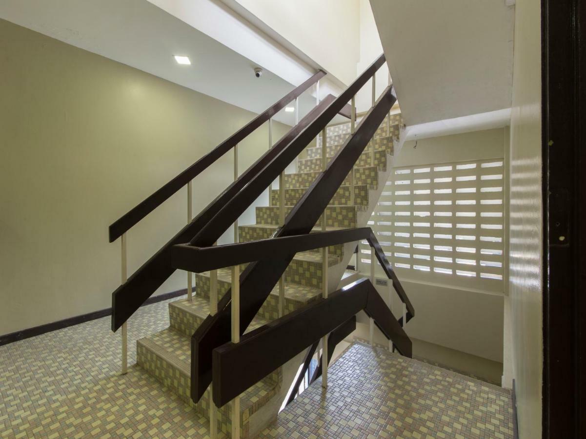 Oyo 1136 Pd Star Hotel Port Dickson Extérieur photo