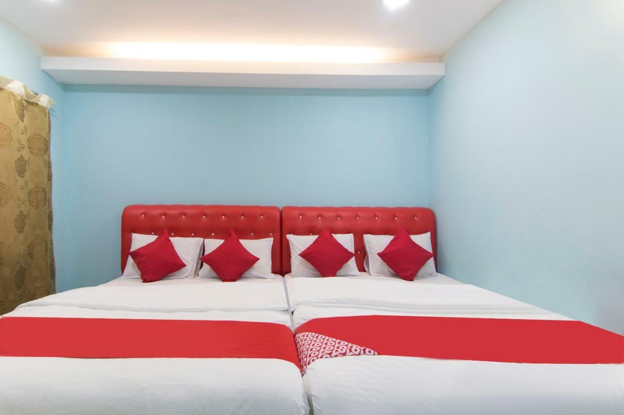 Oyo 1136 Pd Star Hotel Port Dickson Extérieur photo