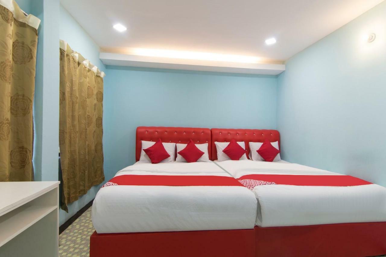 Oyo 1136 Pd Star Hotel Port Dickson Extérieur photo