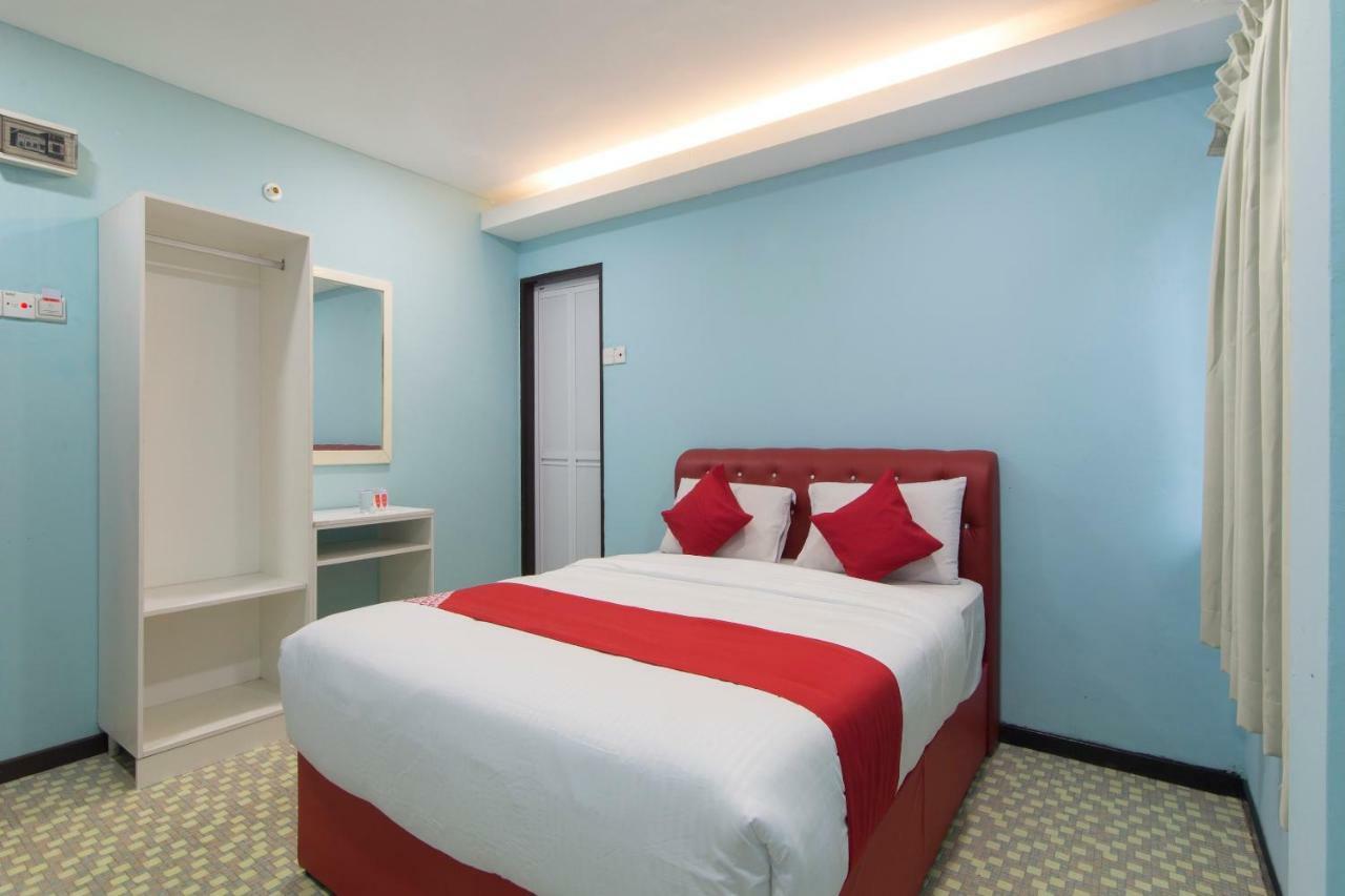 Oyo 1136 Pd Star Hotel Port Dickson Extérieur photo