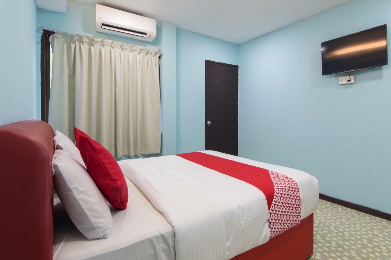 Oyo 1136 Pd Star Hotel Port Dickson Extérieur photo