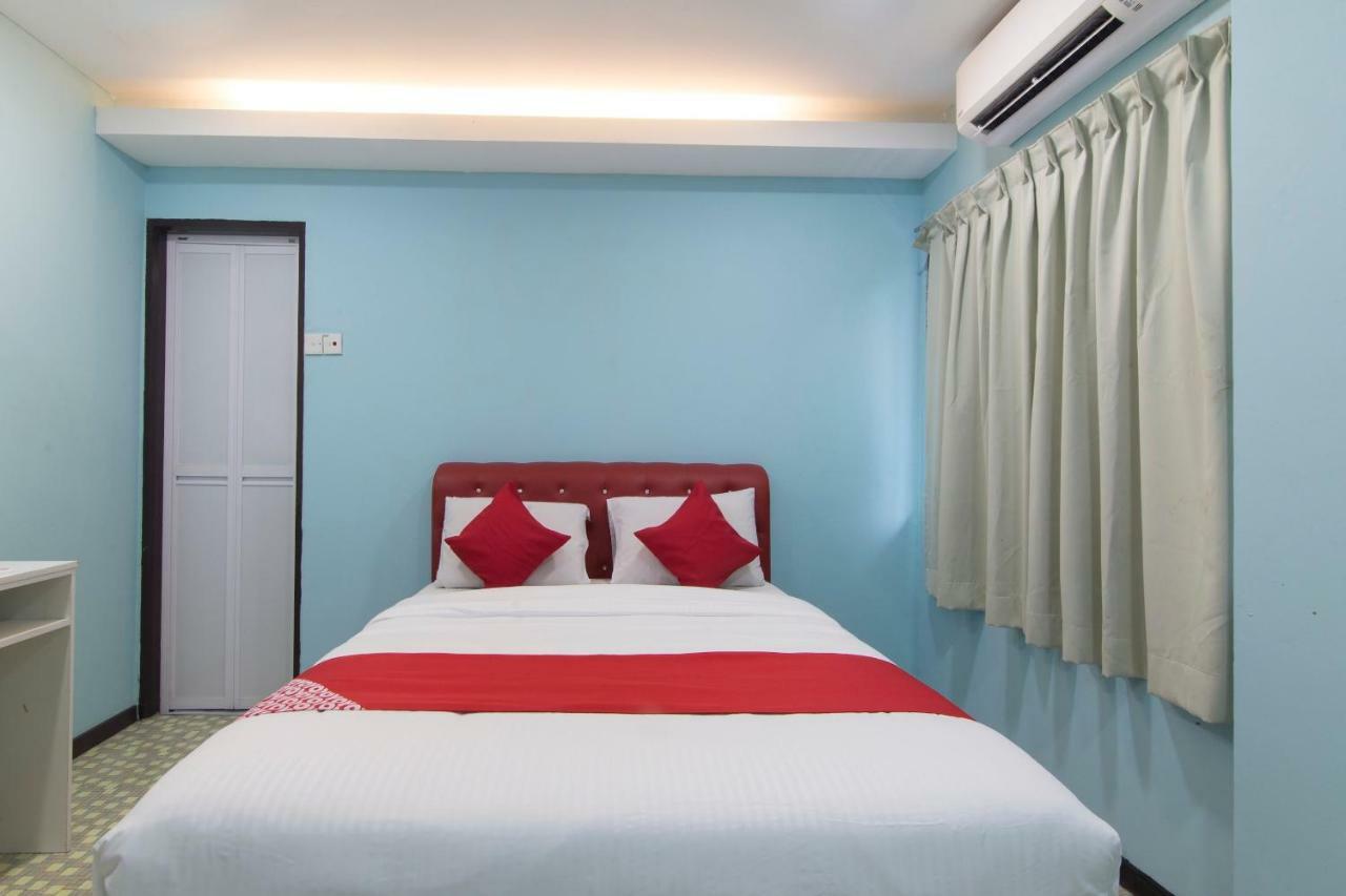 Oyo 1136 Pd Star Hotel Port Dickson Extérieur photo