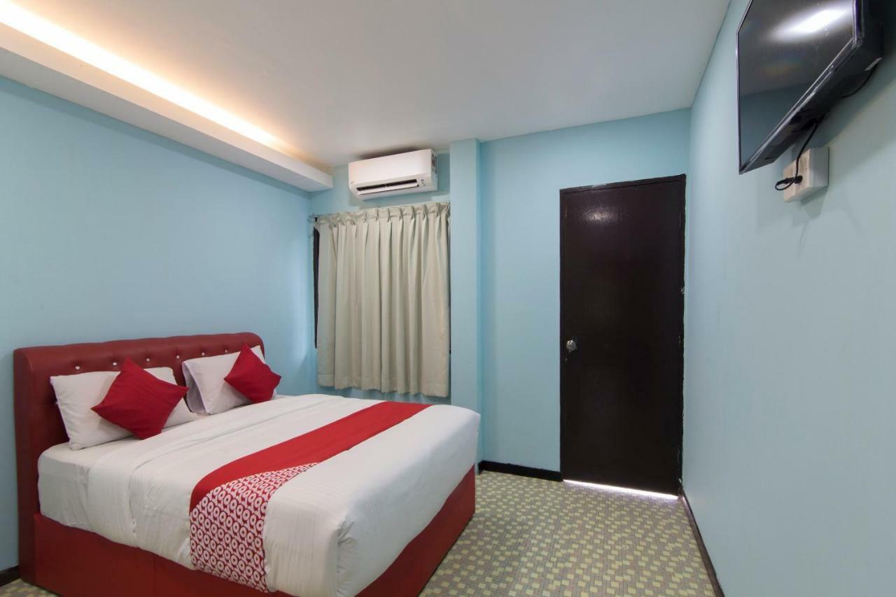 Oyo 1136 Pd Star Hotel Port Dickson Extérieur photo
