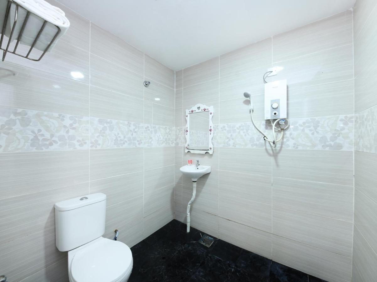 Oyo 1136 Pd Star Hotel Port Dickson Extérieur photo